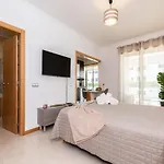 Apartmán New ! Amazing 100m To The *
